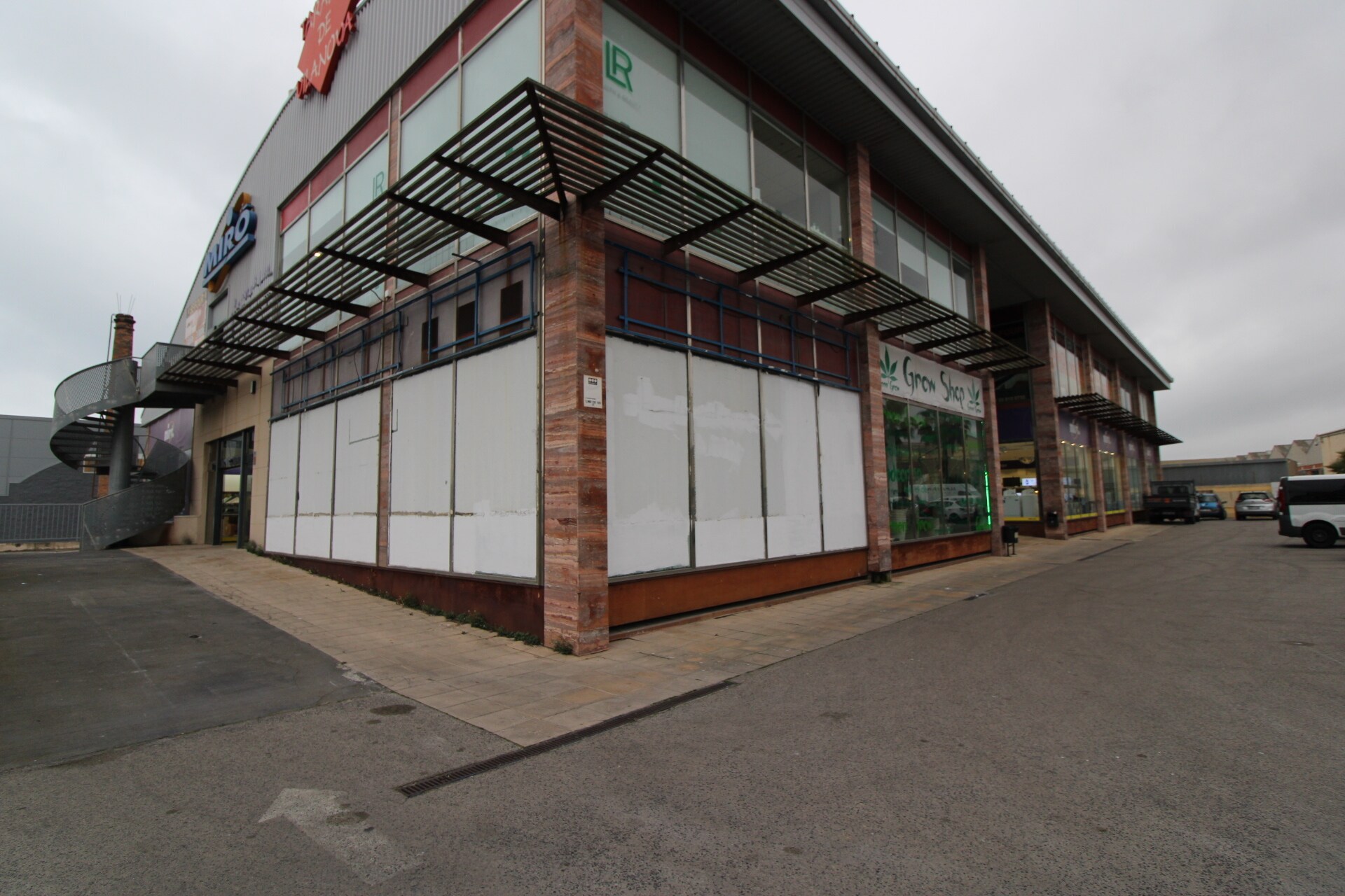 Retail in Vilanova i la Geltrú, Barcelona for sale Primary Photo- Image 1 of 3