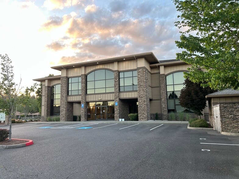 1174 NW Cornucopia St, Salem, OR à louer - Photo du bâtiment - Image 3 de 8