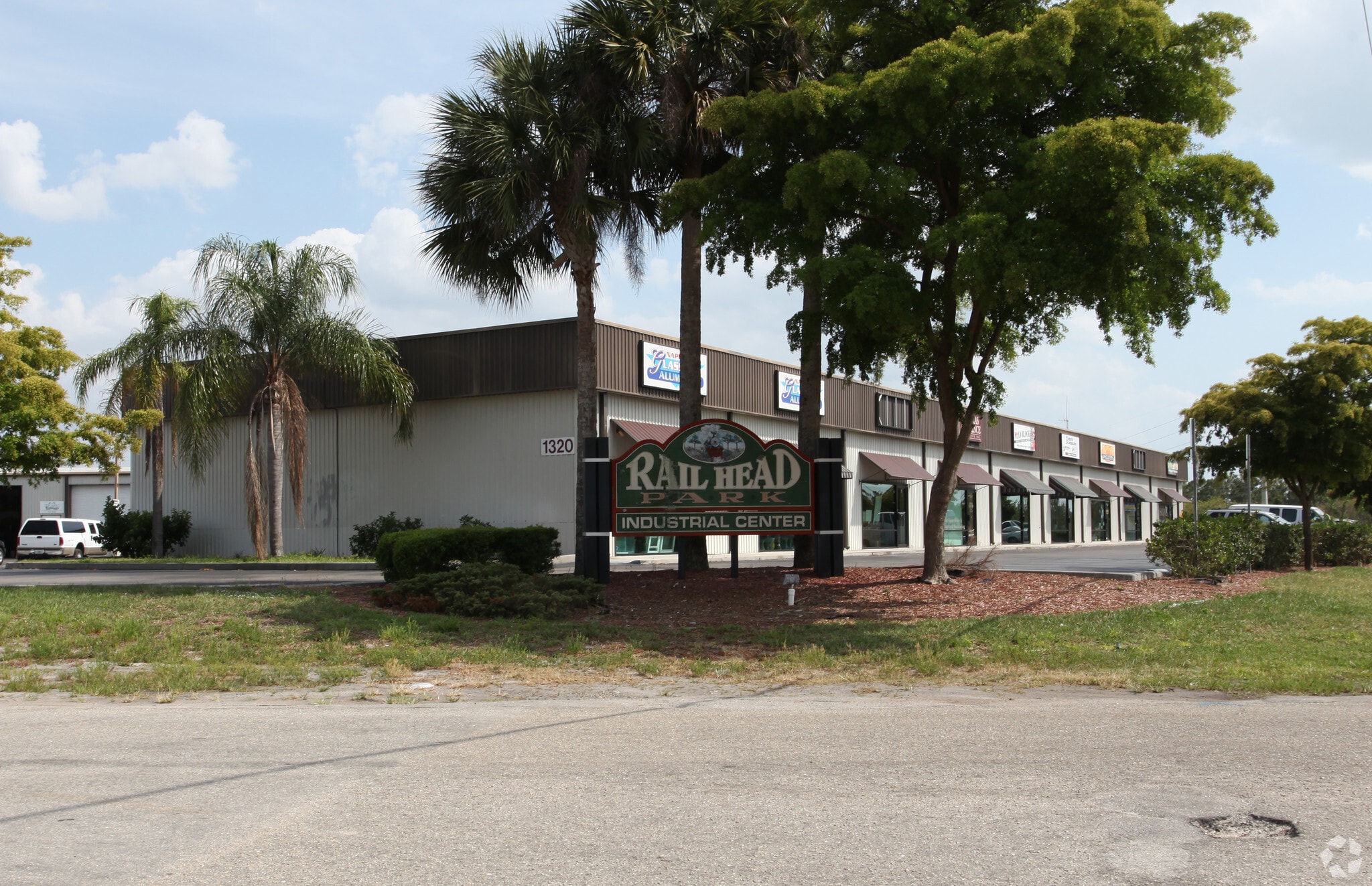 1301 Rail Head Blvd, Naples, FL for lease Primary Photo- Image 1 of 5