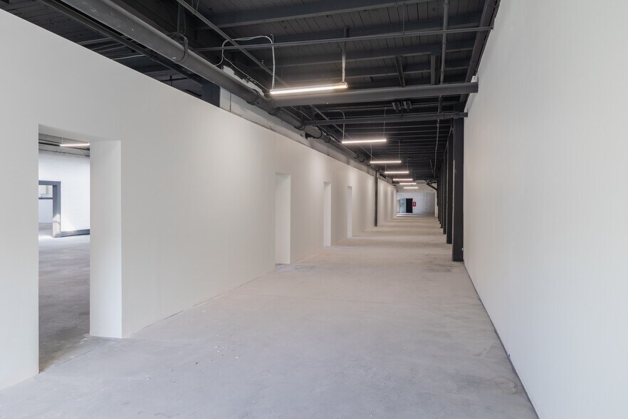 Flexible Warehouse with Extensive CapEx portefeuille de 2 propriétés à vendre sur LoopNet.ca - Numérisation 3D de Matterport - Image 3 de 26