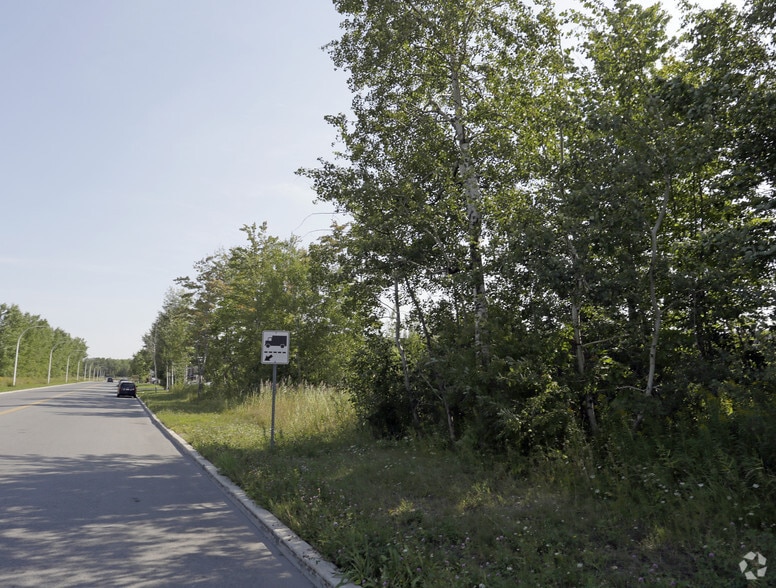 201 Omer-Deserres Rue, Blainville, QC for sale - Building Photo - Image 2 of 3