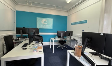 45 Devon Sq, Newton Abbot for lease Interior Photo- Image 2 of 2