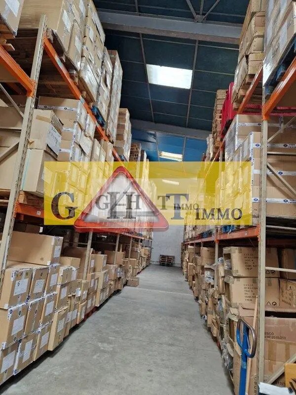 Industrial in Combs-la-Ville for sale Building Photo- Image 1 of 8