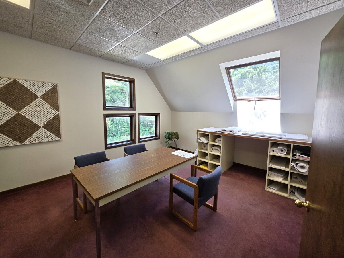 51 Sherman Hill Rd, Woodbury, CT 06798 - Unit A-204 -  - Interior Photo - Image 1 of 6