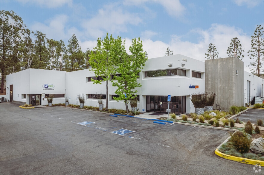 23456 South Pointe Dr, Laguna Hills, CA for lease - Building Photo - Image 1 of 5
