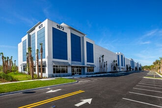 1715 Meathe Dr, West Palm Beach, FL à louer Photo du bâtiment- Image 1 de 5