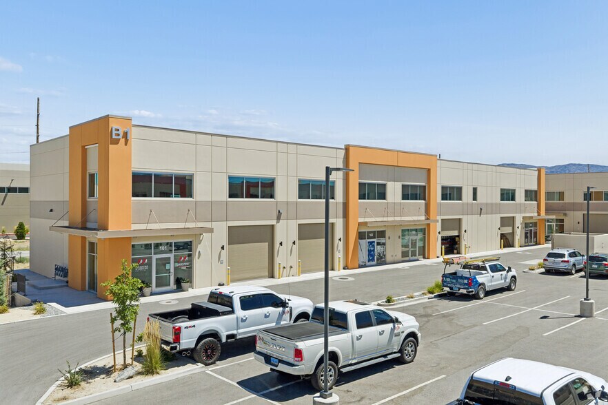 180 Design Pl, Sparks, NV à louer - Photo du bâtiment - Image 1 de 14
