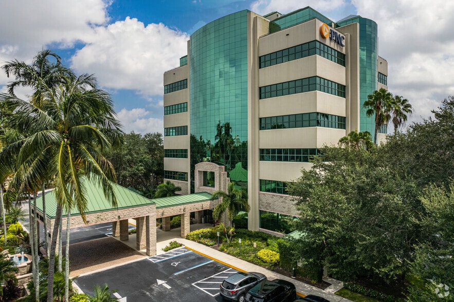 5150 Tamiami Trl N, Naples, FL à louer - Photo du bâtiment - Image 2 de 8
