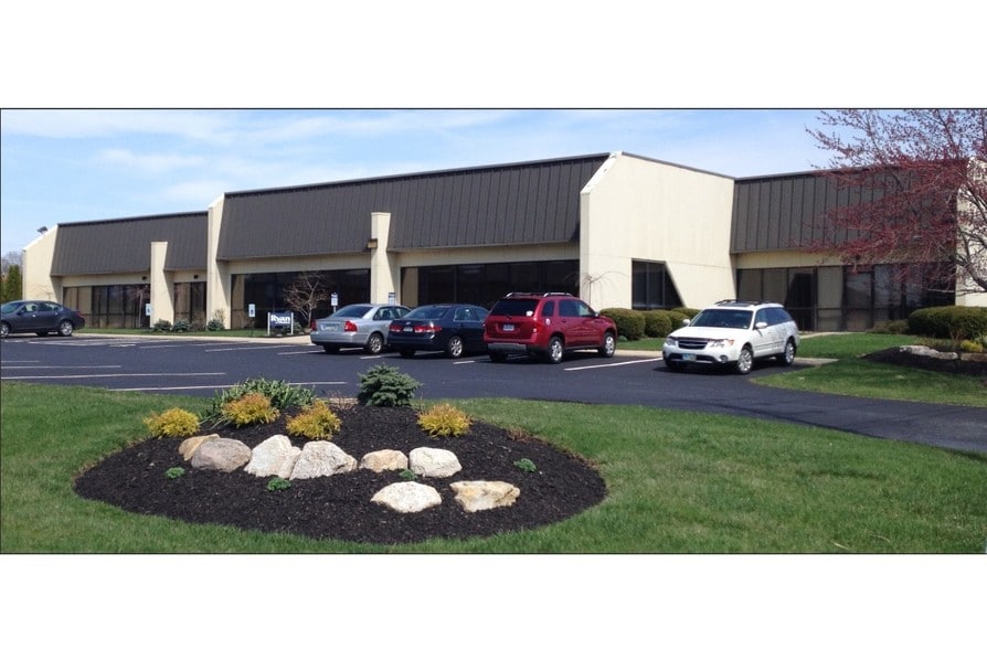 880-888 Pleasant Valley Dr, Springboro, OH for lease - Building Photo - Image 3 of 4