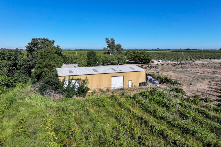 1128 N Trinity Ave, Kerman, CA for sale - Building Photo - Image 2 of 4