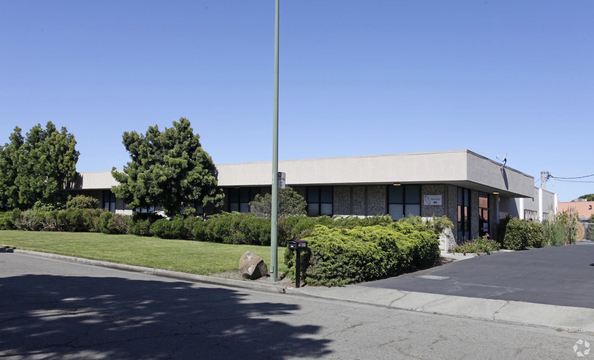421 Pendleton Way, Oakland, CA for lease Building Photo- Image 1 of 4