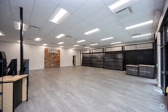 593-659 Holcomb Bridge Rd, Roswell, GA for lease Interior Photo- Image 1 of 5