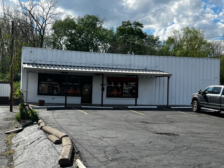 1721 Woodman Dr, Dayton, OH à vendre - Photo du bâtiment - Image 1 de 4