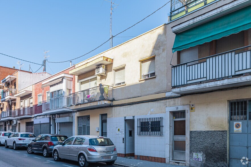 Immeuble residentiel dans Madrid, Madrid à vendre - Photo du bâtiment - Image 2 de 2