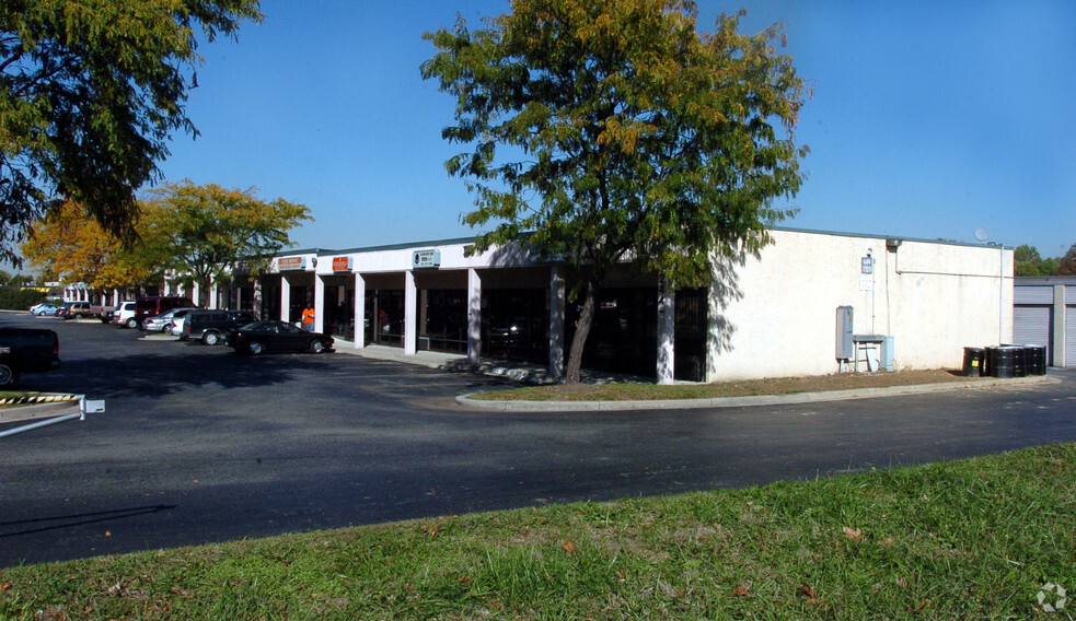 9244 E Hampton Dr, Capitol Heights, MD for lease - Building Photo - Image 3 of 9