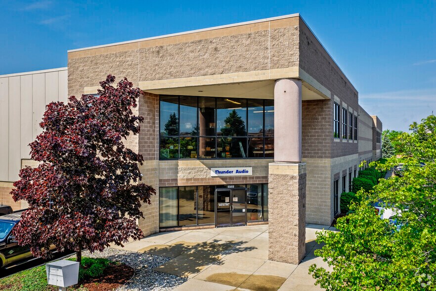 28501-28505 Schoolcraft Rd, Livonia, MI à louer - Photo du bâtiment - Image 2 de 5