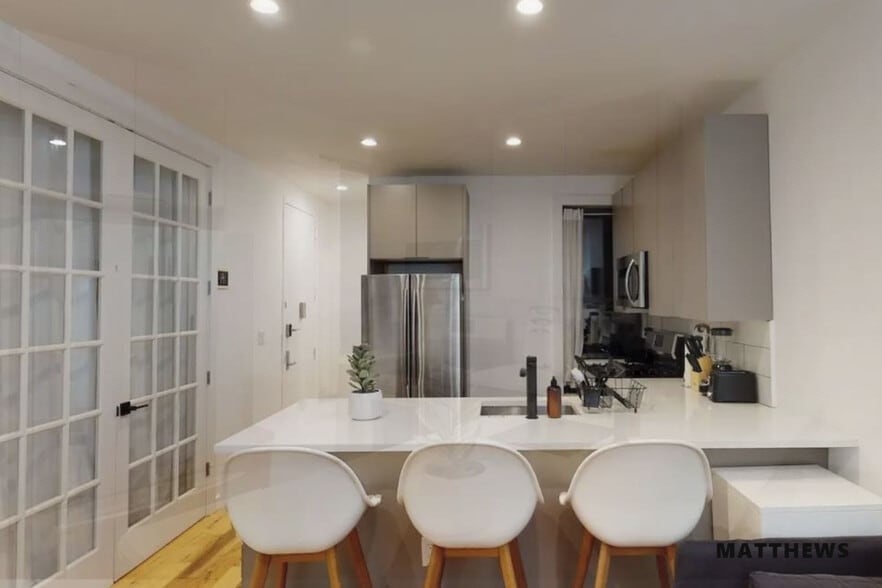 791 Onderdonk Ave, Ridgewood, NY à vendre - Photo du bâtiment - Image 3 de 7