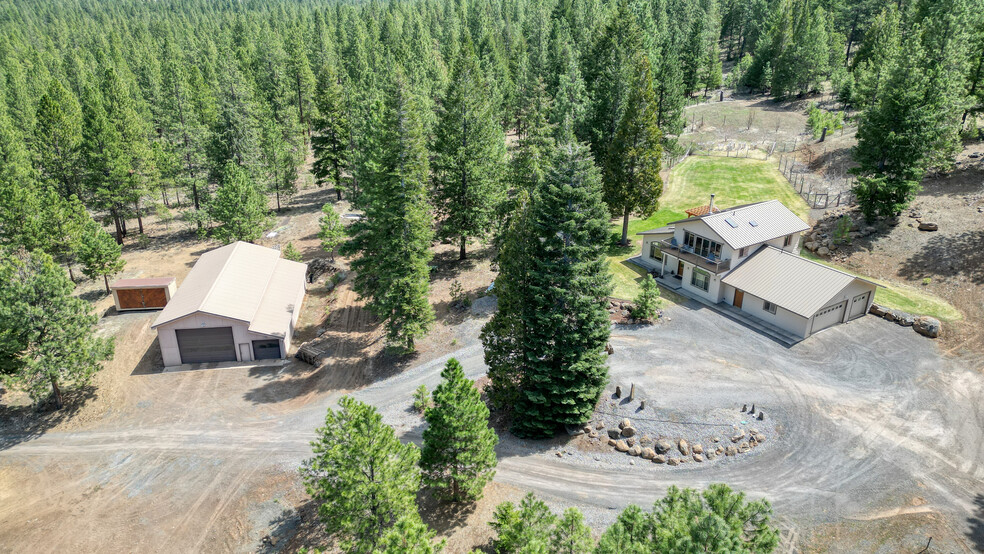 9760 9760 Simpson Canyon Rd, Klamath Falls, OR for sale - Building Photo - Image 1 of 51