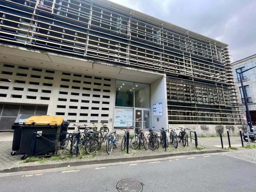 Bureau dans Bordeaux à louer Photo du bâtiment- Image 1 de 9