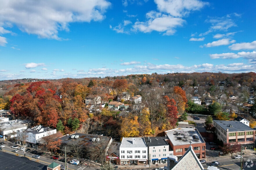 161 E Main St, Mount Kisco, NY for lease - Aerial - Image 3 of 5