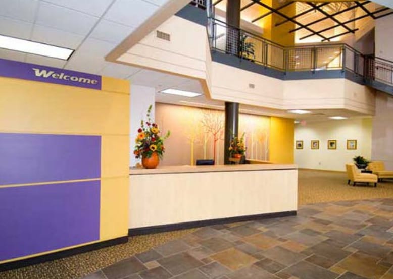 3190 Rider Trl S, Earth City, MO à vendre - Photo intérieure - Image 3 de 7