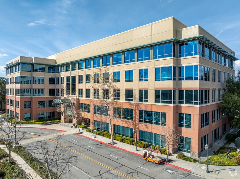 24200 Magic Mountain Pky, Valencia, CA for sale - Building Photo - Image 2 of 9