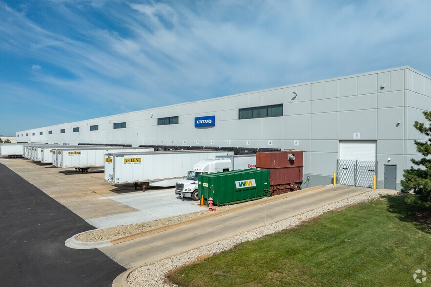 3900 Rock Creek Blvd, Joliet, IL à louer - Photo du bâtiment - Image 2 de 4
