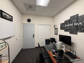 190 Sierra Ct, Palmdale, CA for lease Interior Photo- Image 2 of 2
