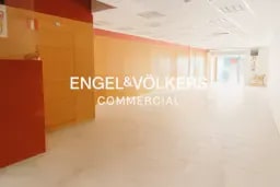 Commerce de détail dans Montcada i Reixac, Barcelona à louer Photo intérieure- Image 2 de 4