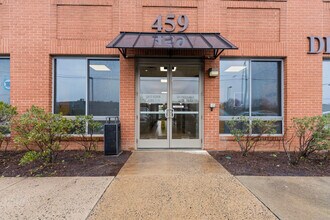 459 Herndon Pky, Herndon, VA for lease Interior Photo- Image 1 of 19