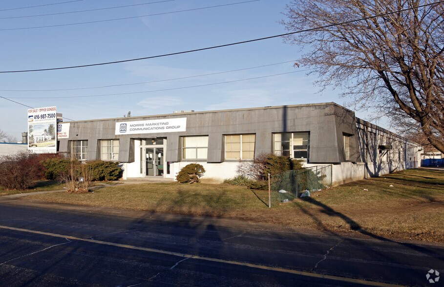 10 Queen Elizabeth Blvd, Toronto, ON for sale - Primary Photo - Image 1 of 1