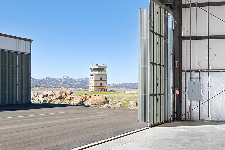 2898 Montecito Rd, Ramona, CA à louer - Photo du bâtiment - Image 2 de 14