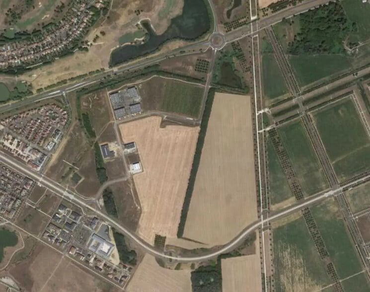 Land in Saint-Pierre-du-Perray for sale - Aerial - Image 1 of 1