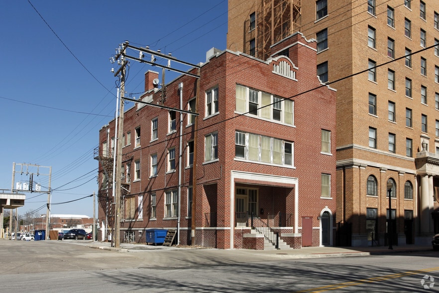 14 E 9th St, Shawnee, OK for sale - Primary Photo - Image 1 of 8
