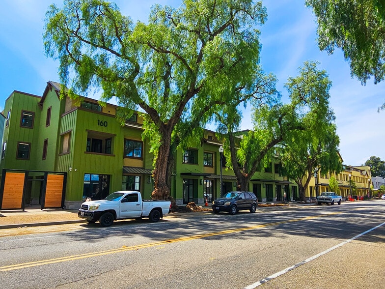 80-250 E High St, Moorpark, CA for lease - Building Photo - Image 3 of 9