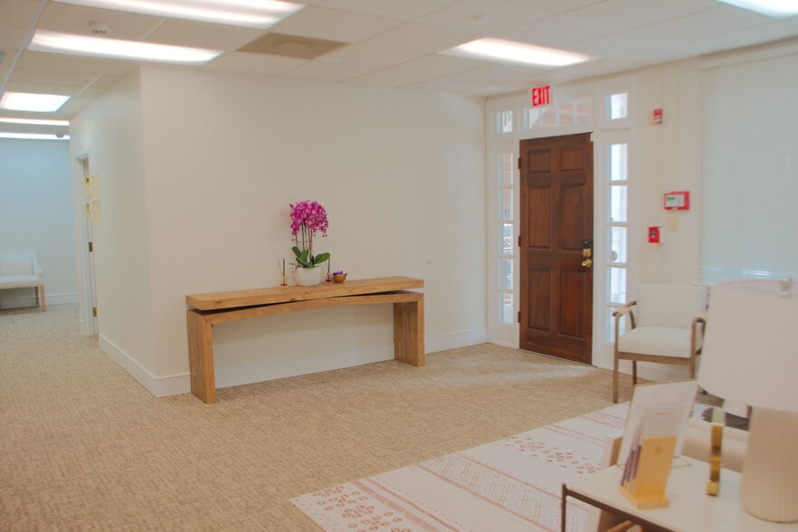 660 E Jefferson St, Tallahassee, FL for lease - Lobby - Image 3 of 9