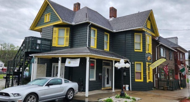 331 W Main St, Ligonier Township, PA à vendre - Photo principale - Image 1 de 1