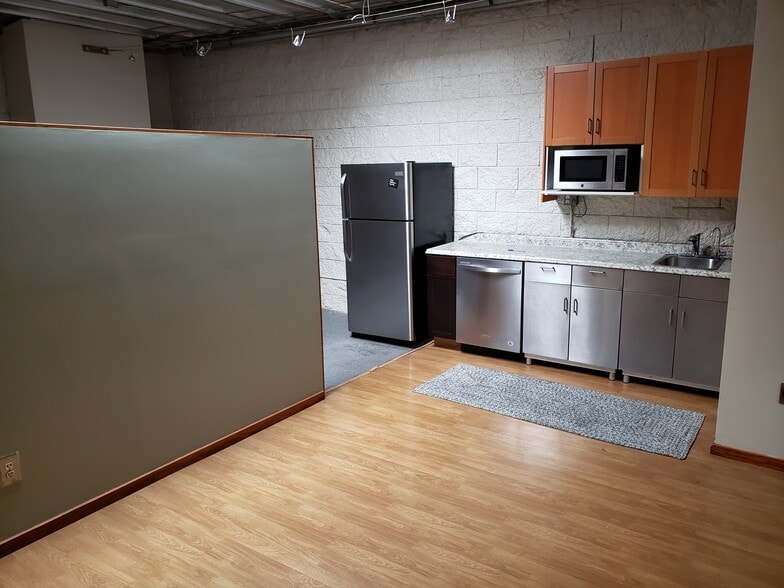 13375 Beach Ave, Marina Del Rey, CA for lease - Interior Photo - Image 2 of 15