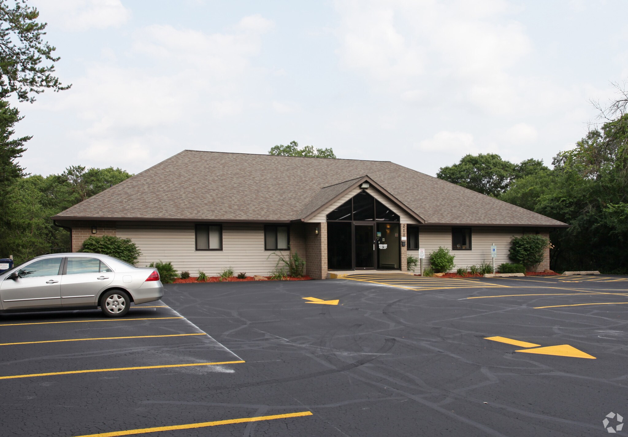 211 Harvest Ln, Altoona, WI for sale Building Photo- Image 1 of 1