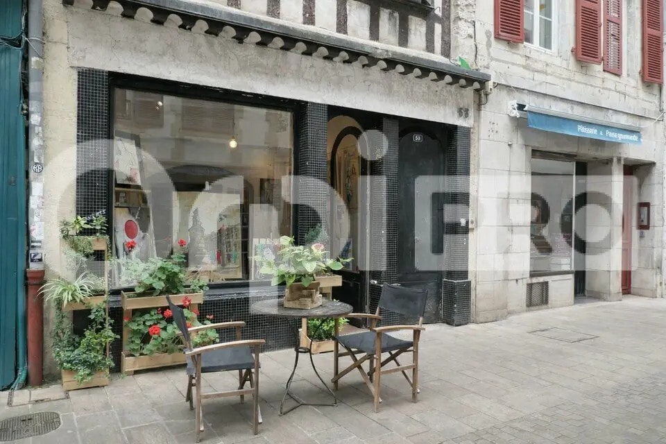 Retail in Bayonne for lease Building Photo- Image 1 of 3