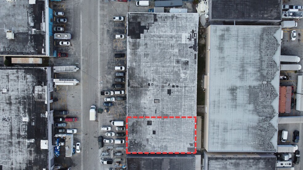 733-757 W 26th St, Hialeah, FL à louer - Photo du bâtiment - Image 2 de 13