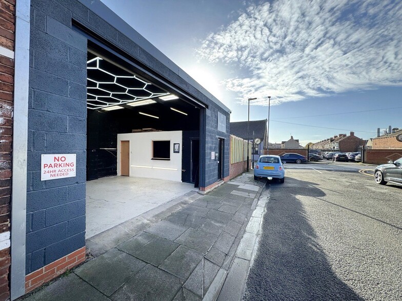 33 Devon St, Hartlepool for sale - Building Photo - Image 3 of 5