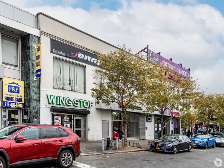 305 E Fordham Rd, Bronx, NY for lease - Building Photo - Image 2 of 4