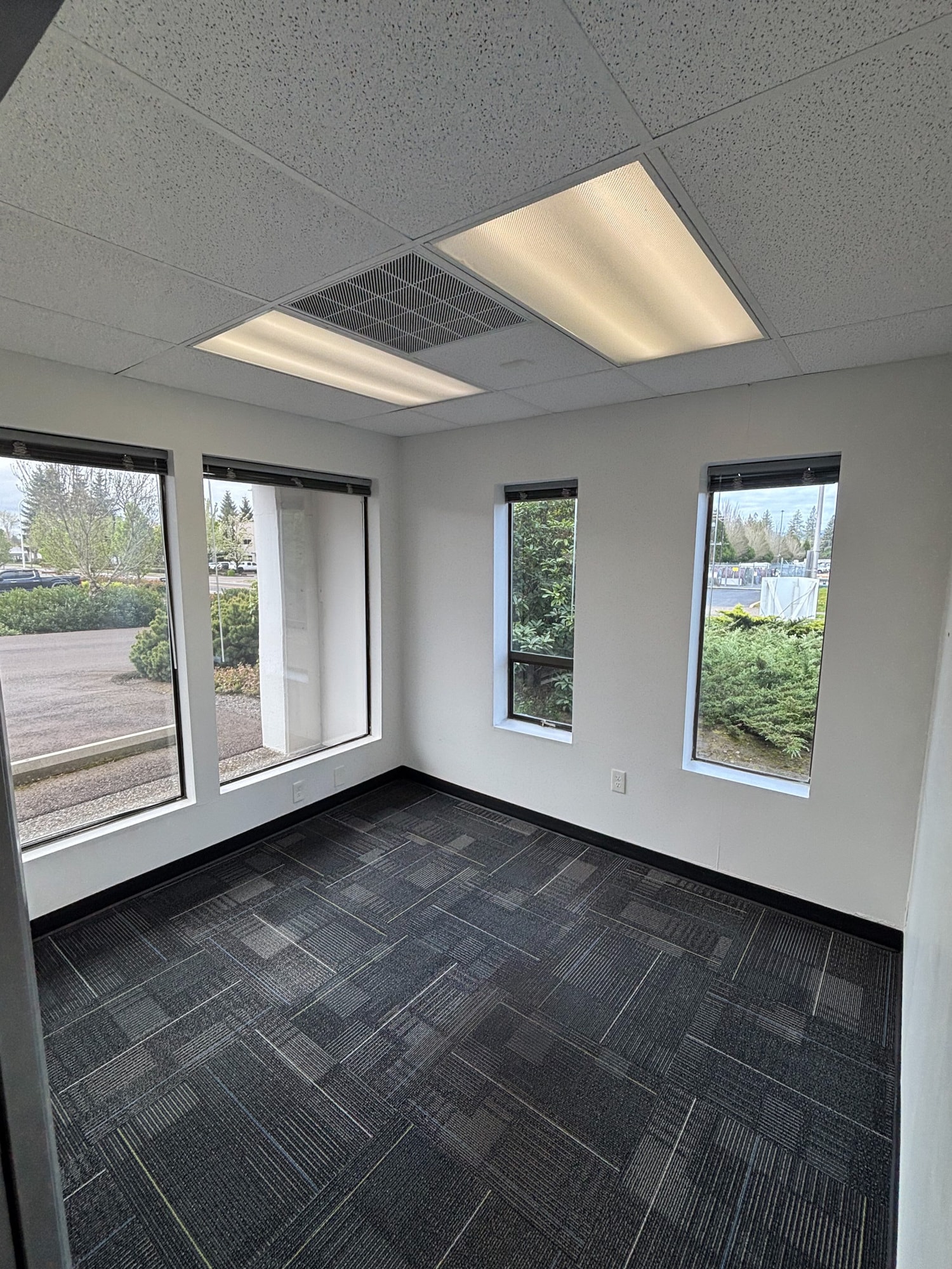 28170 SW Boberg Rd, Wilsonville, OR for lease Interior Photo- Image 1 of 10