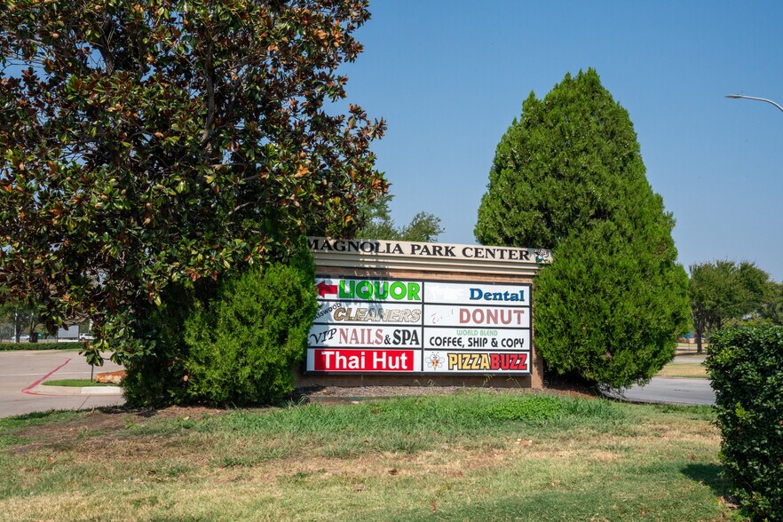 5400-5420 Basswood Blvd, Fort Worth, TX à louer - Photo du bâtiment - Image 3 de 13