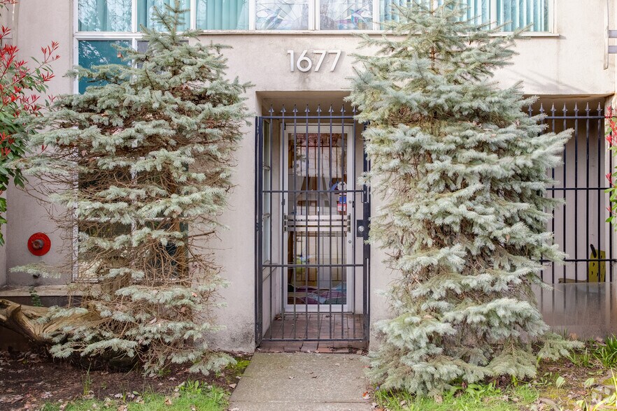 1677 W 2nd Ave, Vancouver, BC à louer - Photo du bâtiment - Image 3 de 5