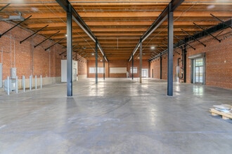 4000 Medford St, Los Angeles, CA for lease Interior Photo- Image 2 of 5