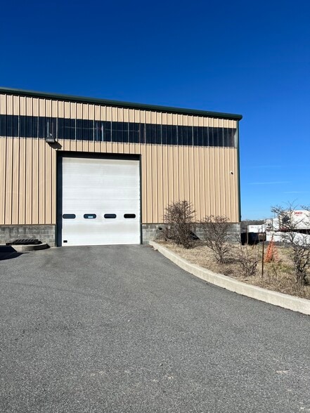 70 J Caldwell Ln, New Castle, DE for lease - Building Photo - Image 3 of 11