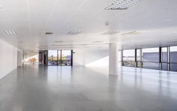 Avinguda de la Fama, 16, Cornellà de Llobregat, Barcelona for lease Interior Photo- Image 1 of 2