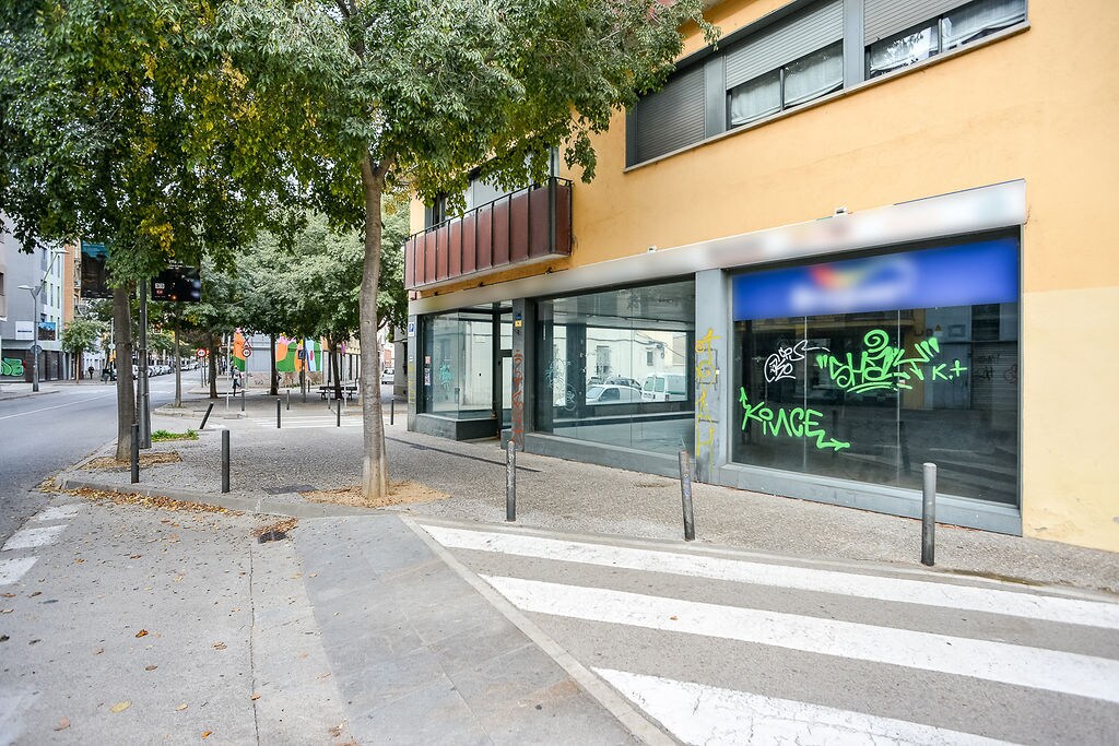 Retail in Girona, Gerona for lease Primary Photo- Image 1 of 5